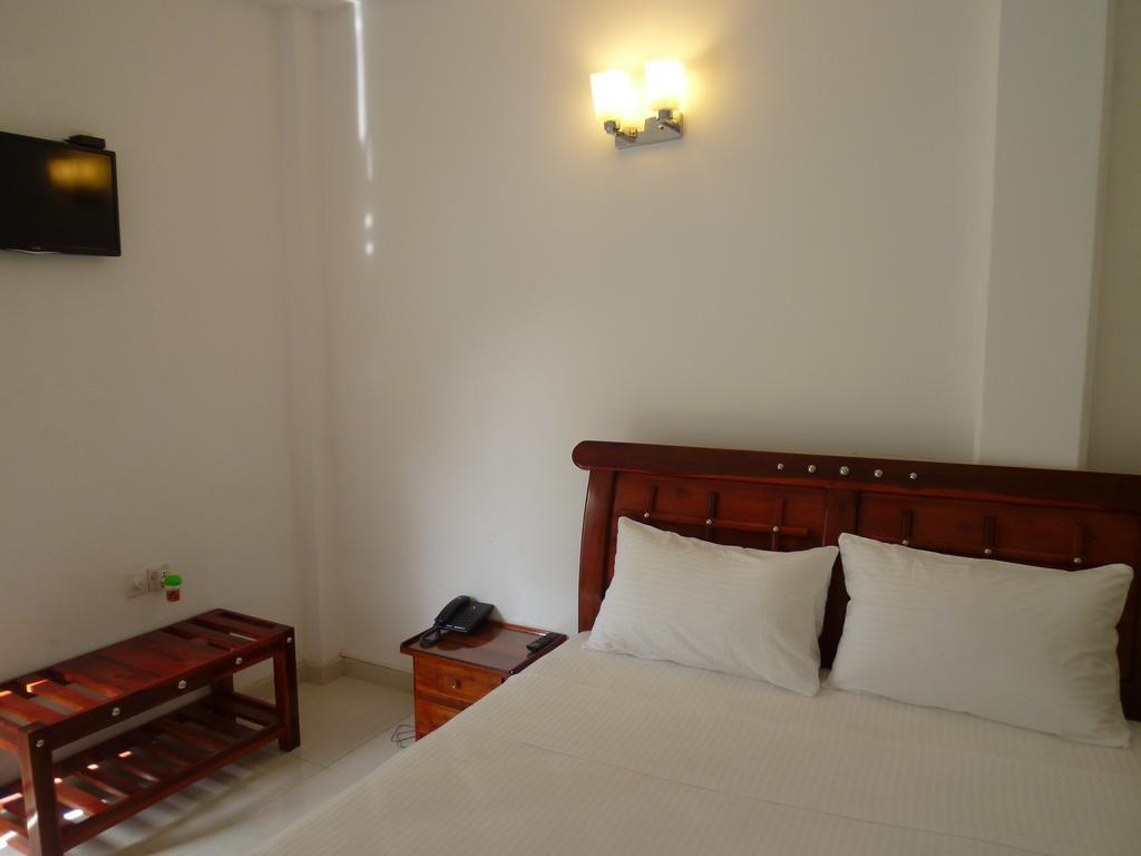 Crystal V Tourist Resort Anuradhapura Room photo